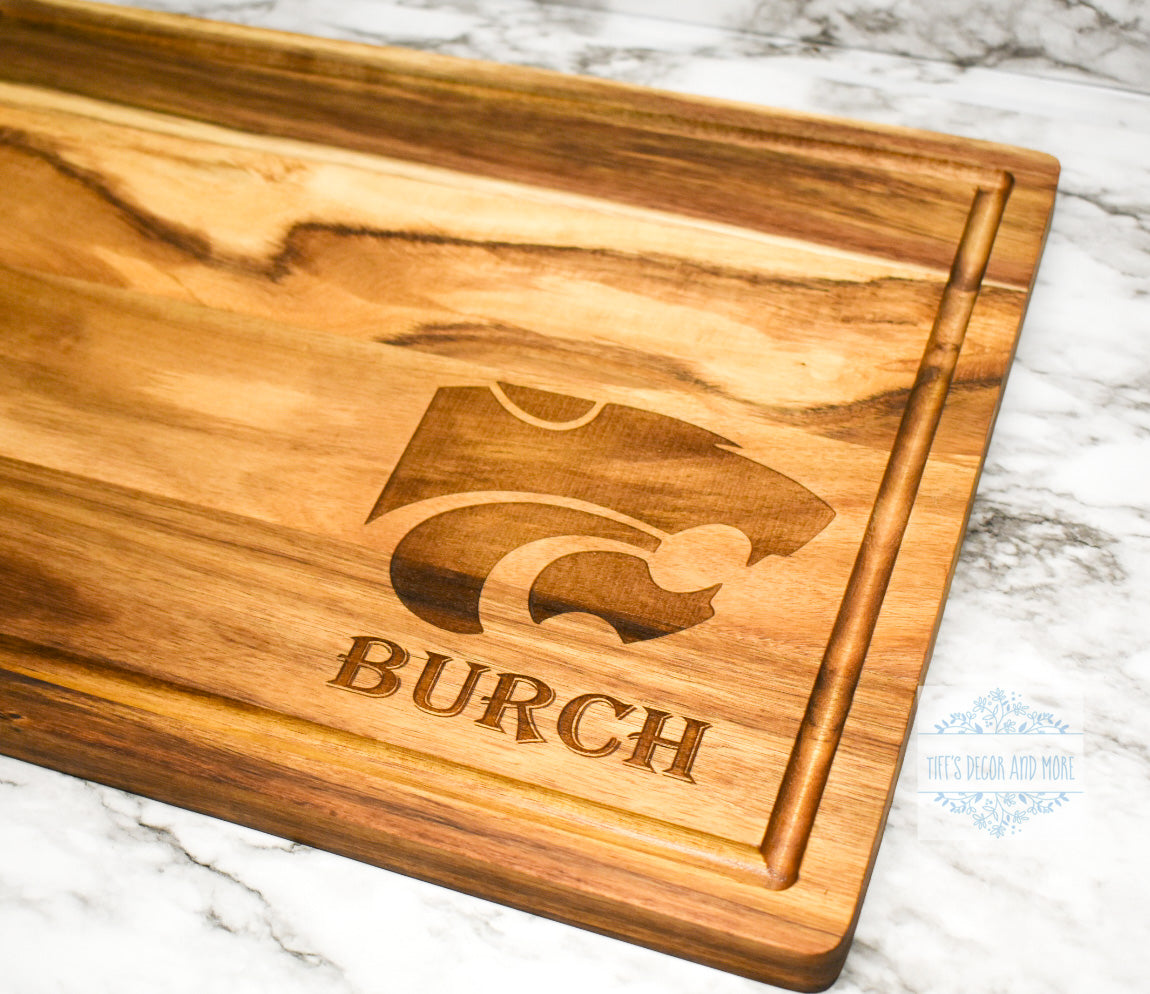 Acacia wood cutting board with juice groove